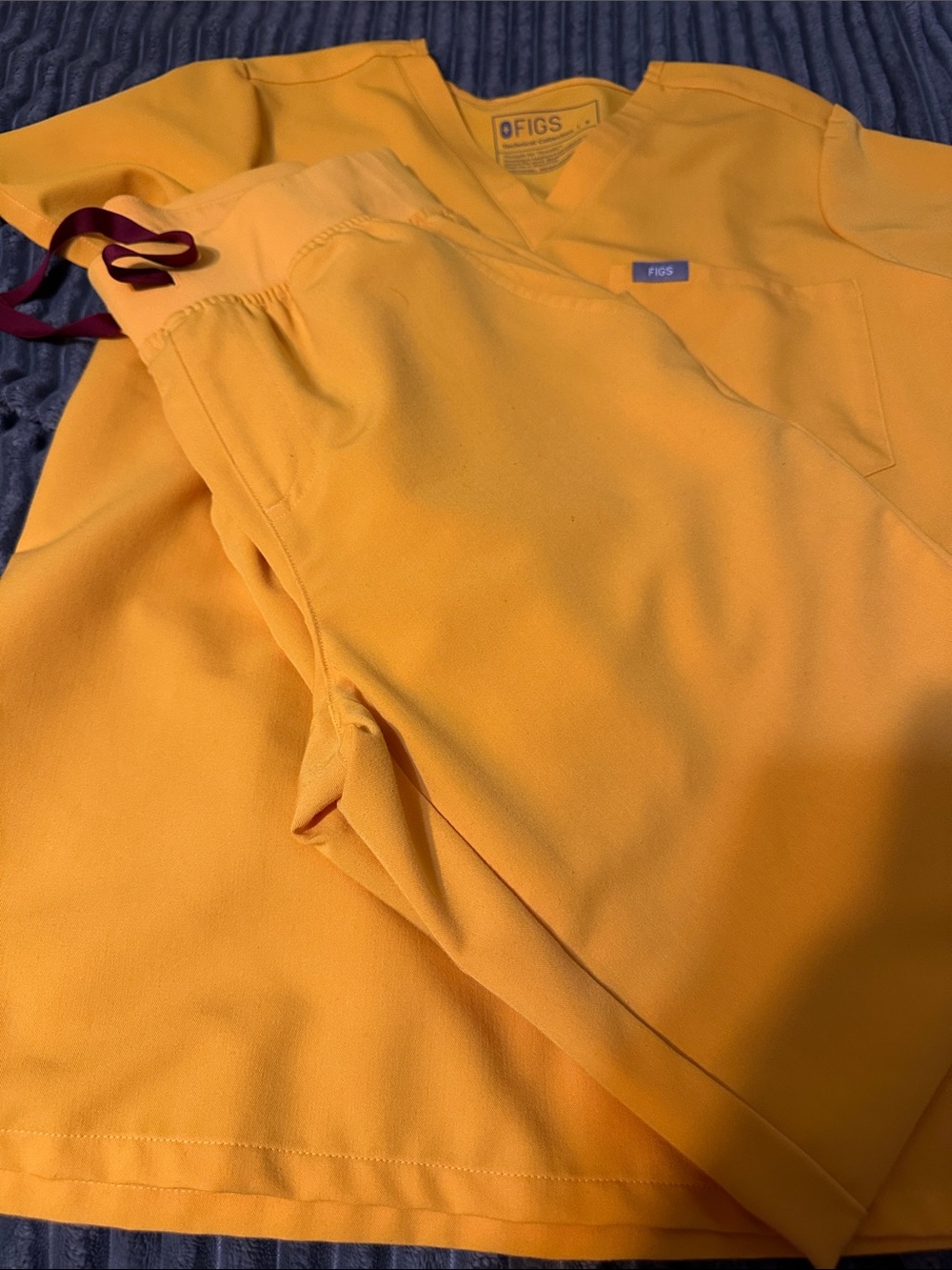 Figs emergency Yellow Scrub Top and jogger 
Small